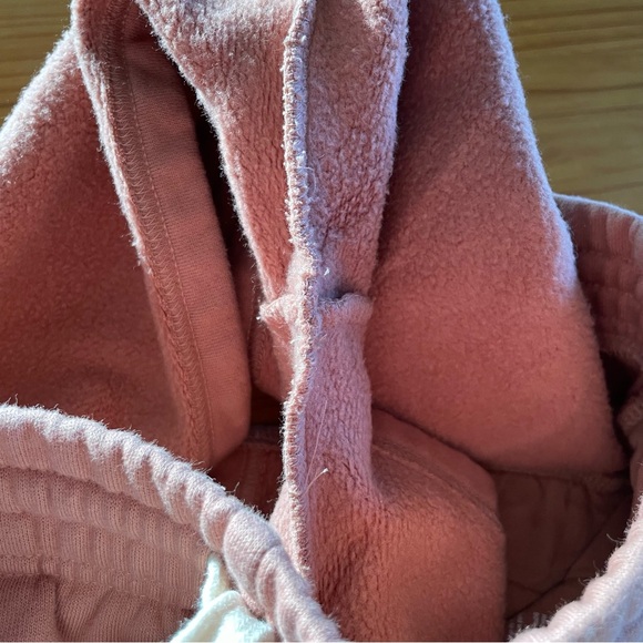 Girlfriend Collective 50/50 Sweat Shorts in Birch With Pockets - Picture 5 of 8